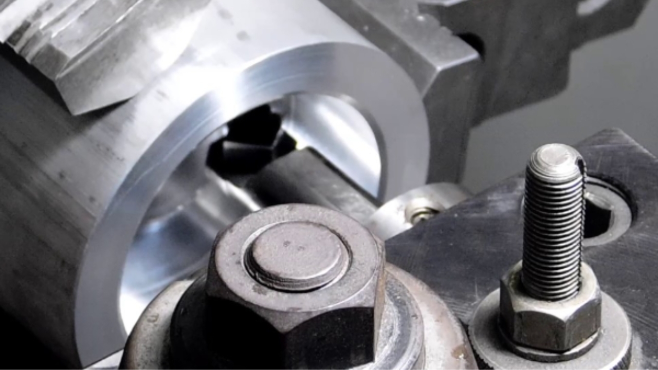 Cara Memotong Benang Tangan Kiri pada Pelarik CNC