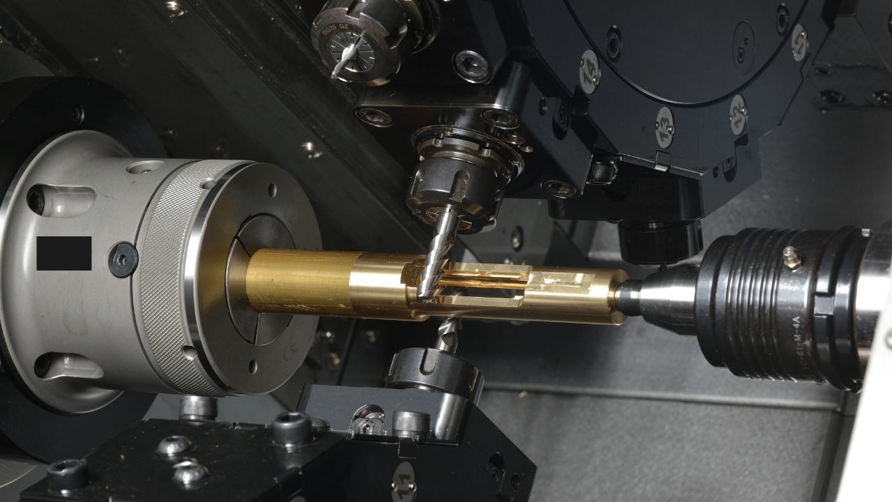 Aplicaciones de los tornos CNC de doble husillo
